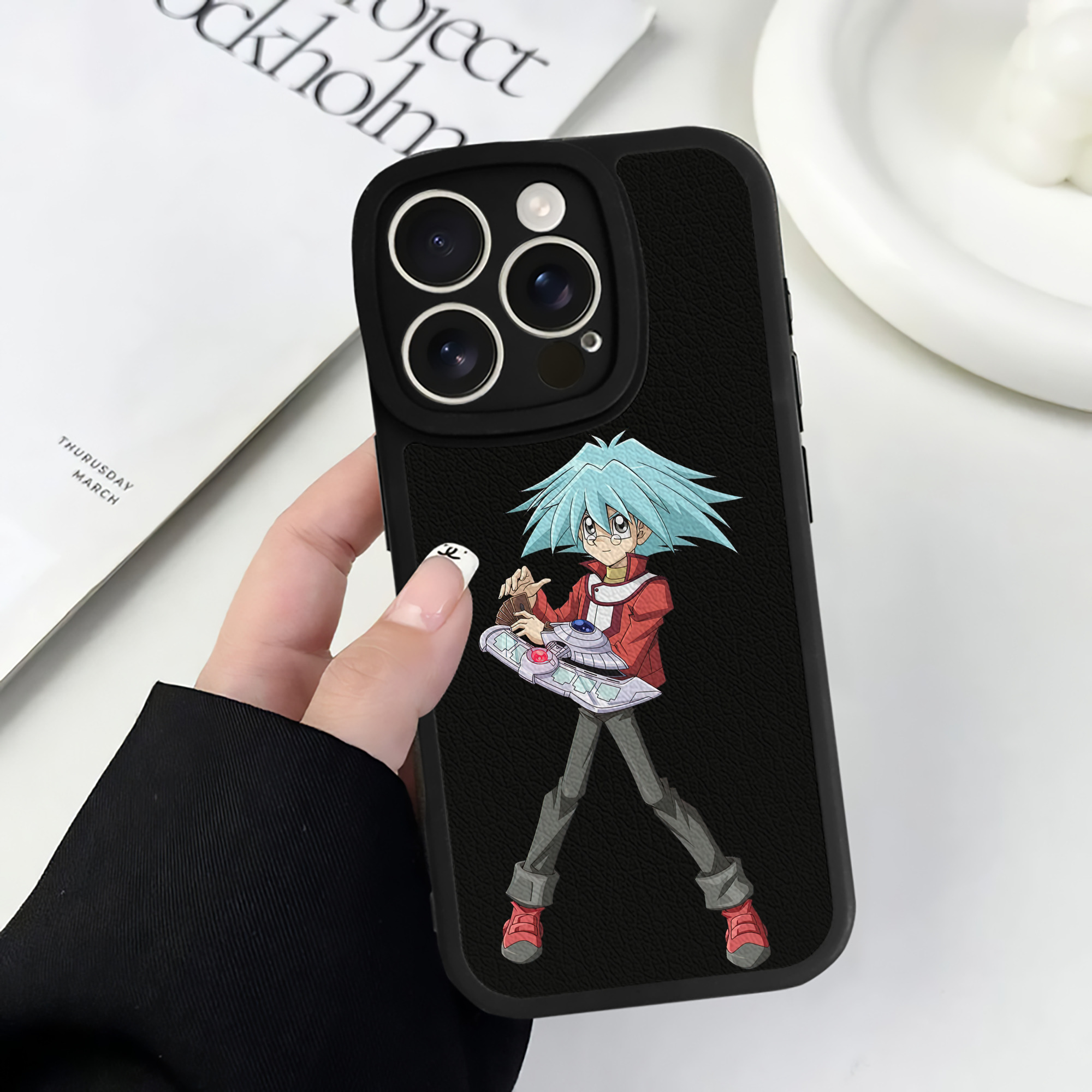 遊☆戯☆王 Yu-Gi-Oh! 【iPhone 16シリーズ対応】シリコンスマホケース（レザー調） 材質：シリコン
